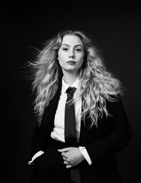 vrouwelijk model met blond haar Soraya G.