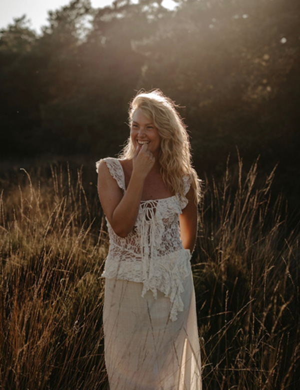 Vrouwelijk model met blond haar Soraya G.