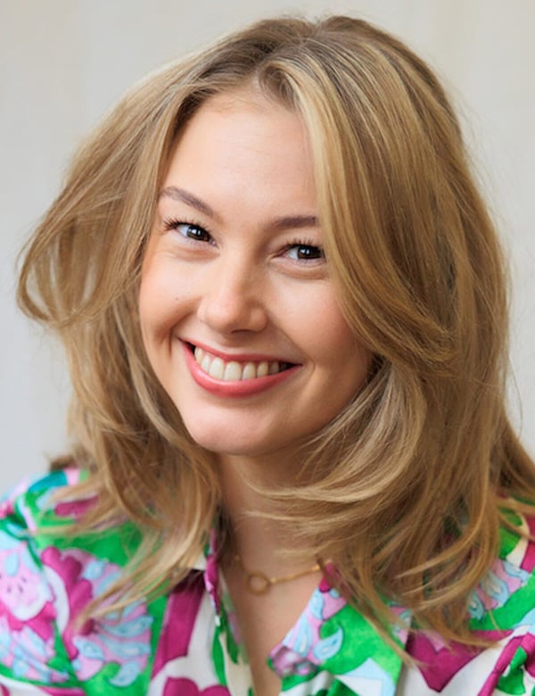 Vrouwelijk model met blond haar soraya g.