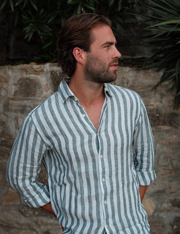 Mannelijk model met donkerblond haar Stijn Ve.