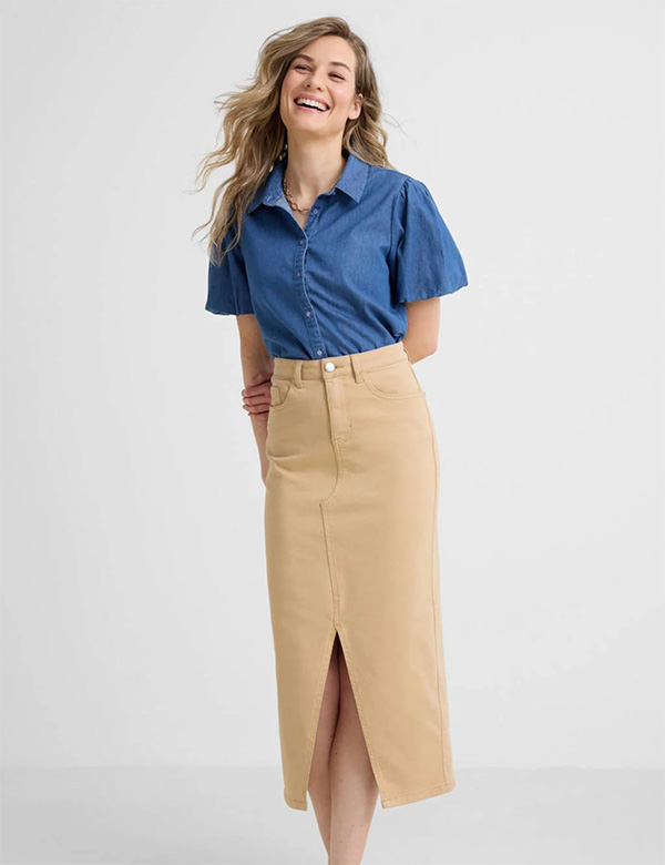Vrouwelijk model met blond haar Valesca