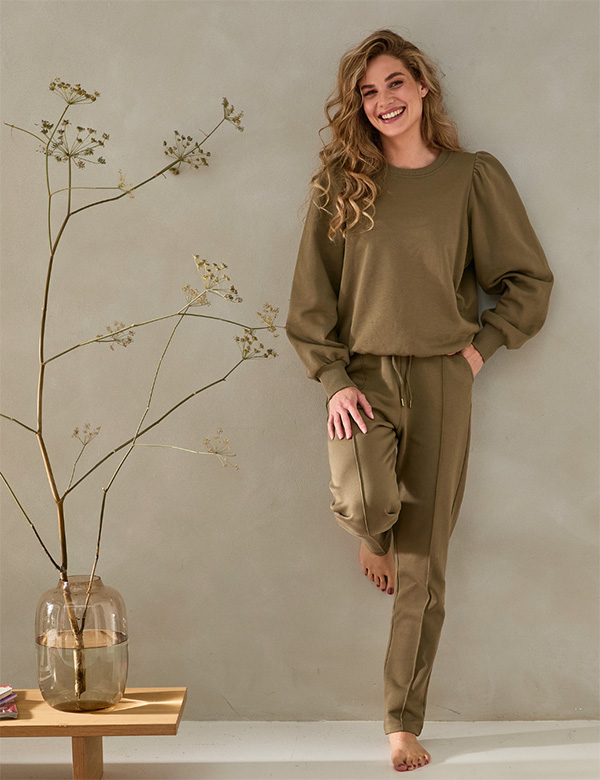 Vrouwelijk model met blond haar Valesca