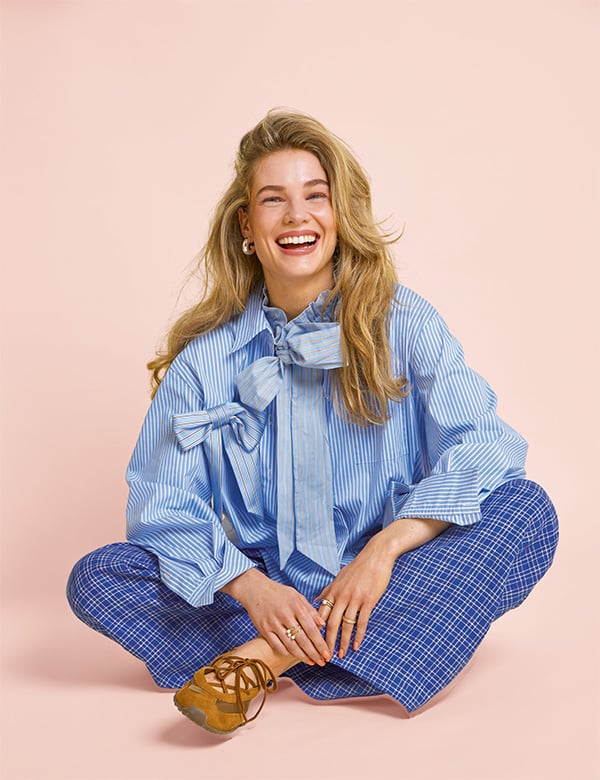 Vrouwelijk model met blond haar Valesca
