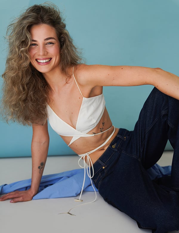 vrouwelijk model met blond haar Valesca.