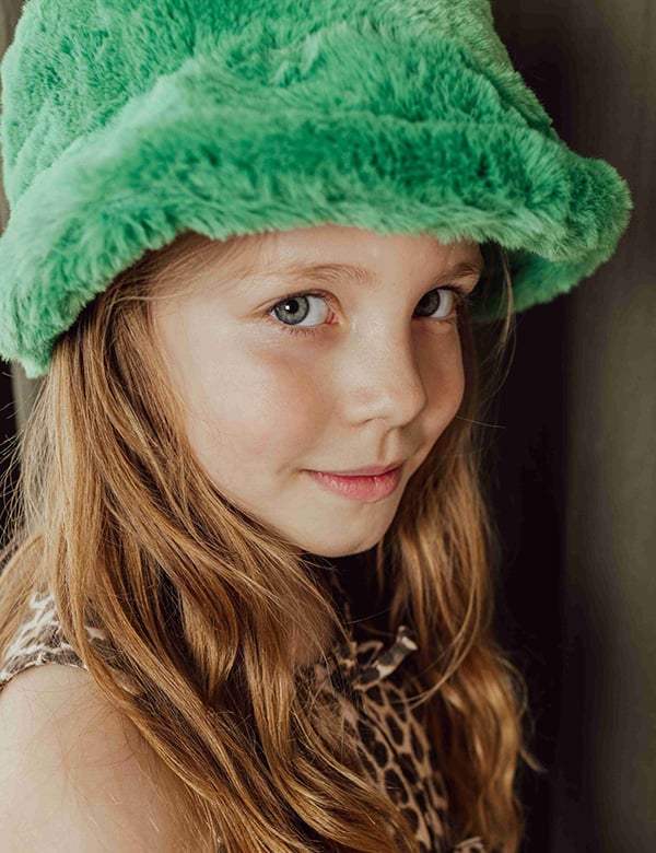 Kindermodel met licht bruin haar en lichte ogen Lux