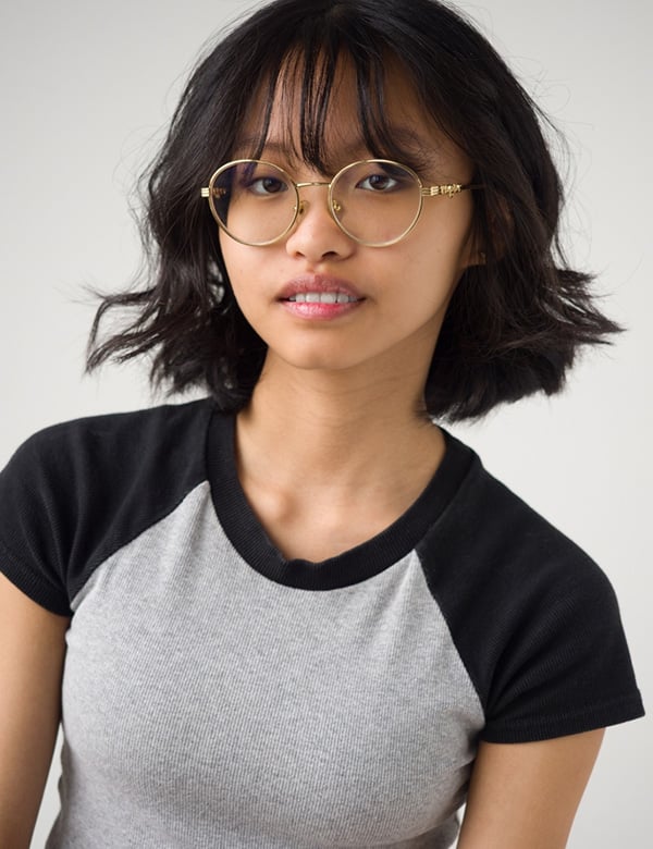 Kindermodel met zwart haar en een bril Sofie T.
