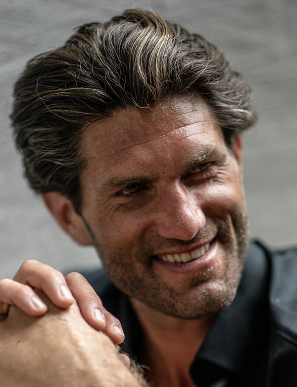 Mannelijk model met blauwe ogen xavier s.