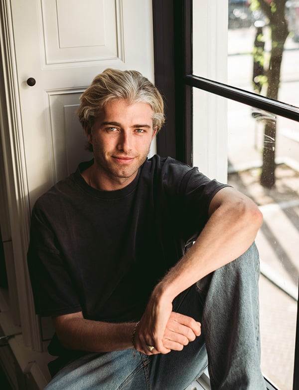Mannelijk model met blond haar Cees D.
