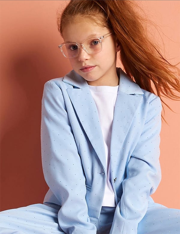 Kindermodel met rood haar Djenova