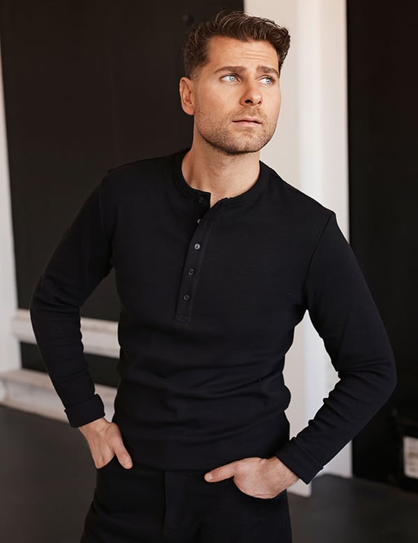 mannelijk model met blauwe ogen Furkan