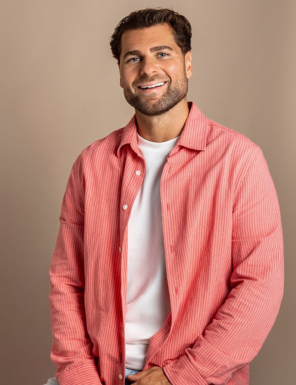 Mannelijk model met bruin haar Furkan.