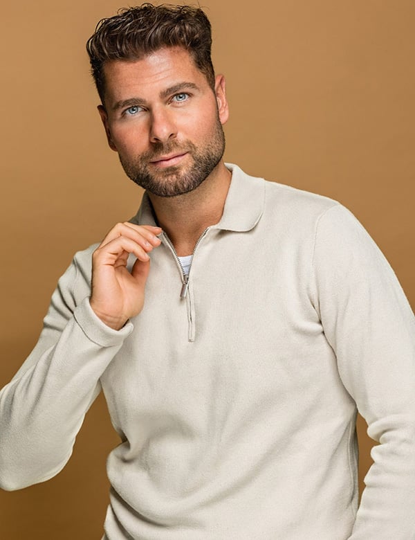 Mannelijk model met blauwe ogen Furkan.