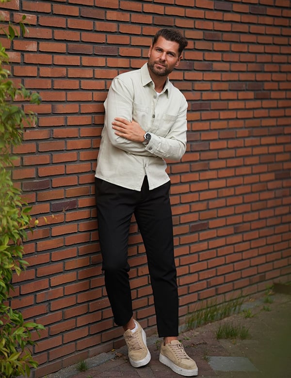 Mannelijk model met blauwe ogen Furkan.