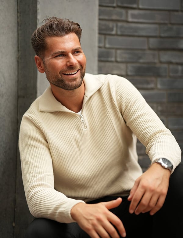 Mannelijk model met blauwe ogen Furkan.