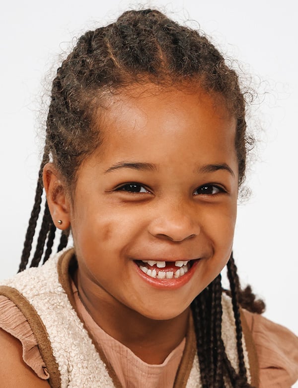 Kindermodel mer bruine ogen jade a.