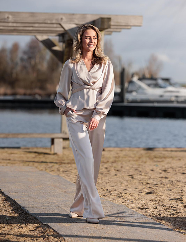 Vrouwelijk model met blond haar Jenny F.