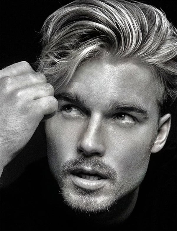 Mannelijk model met blond haar Jort R.