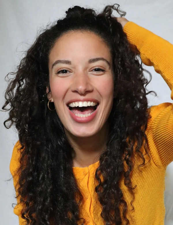 Vrouwelijk model met donker haar Luisa