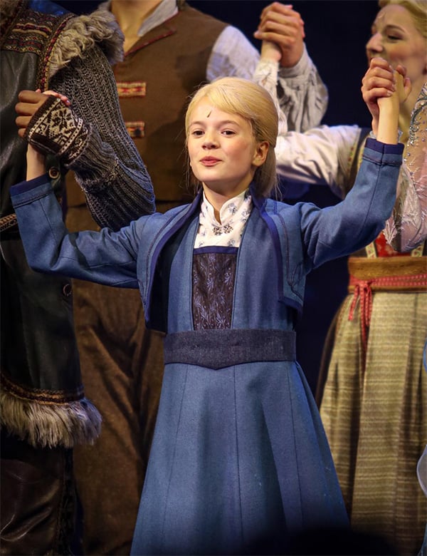 Kindermodel met bruin haar Maeley