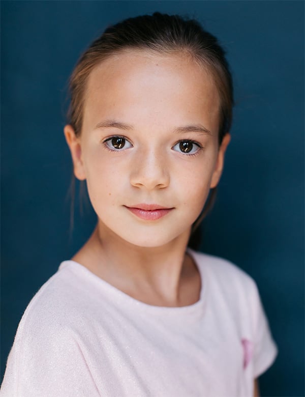 Kindermodel met bruin haar Maeley