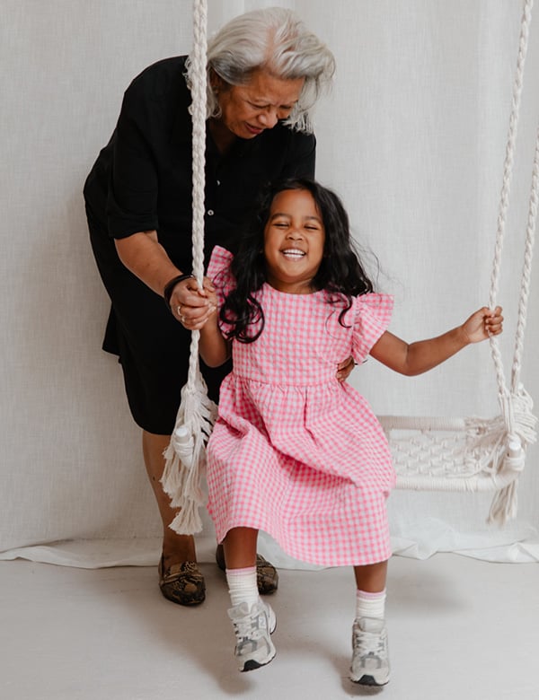 Kindermodel met donker haar Nadya Noor