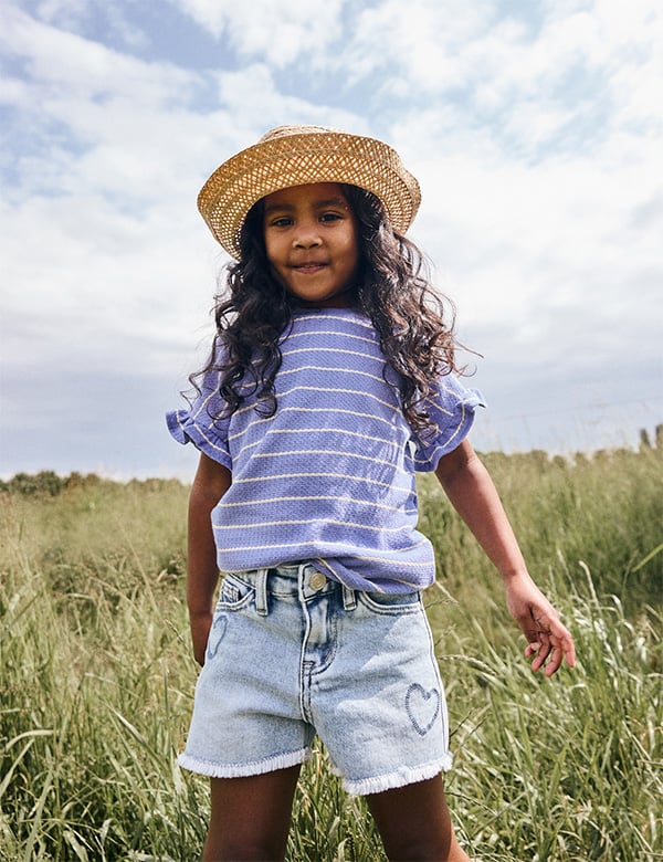 Kindermodel met donkerbruin haar Nadya Noor