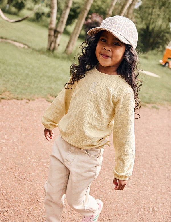 Kindermodel met donkerbruin haar Nadya Noor