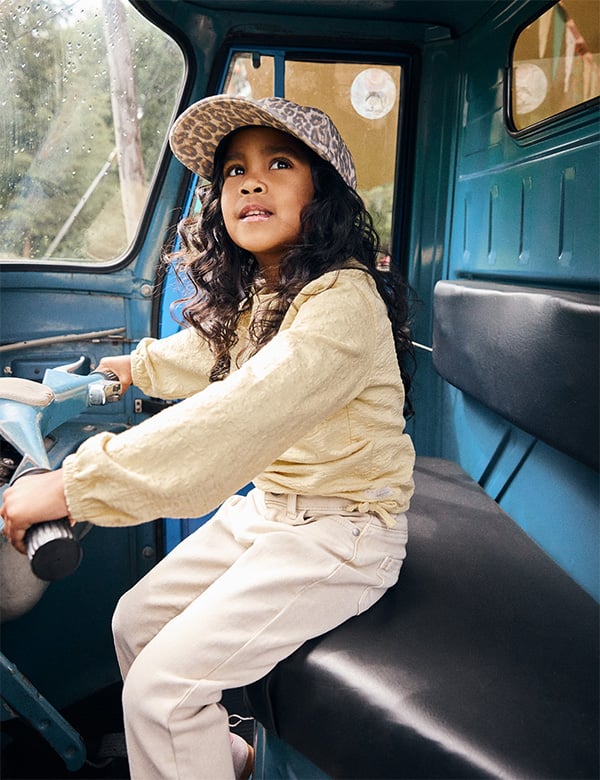 Kindermodel met donkerbruin haar Nadya Noor