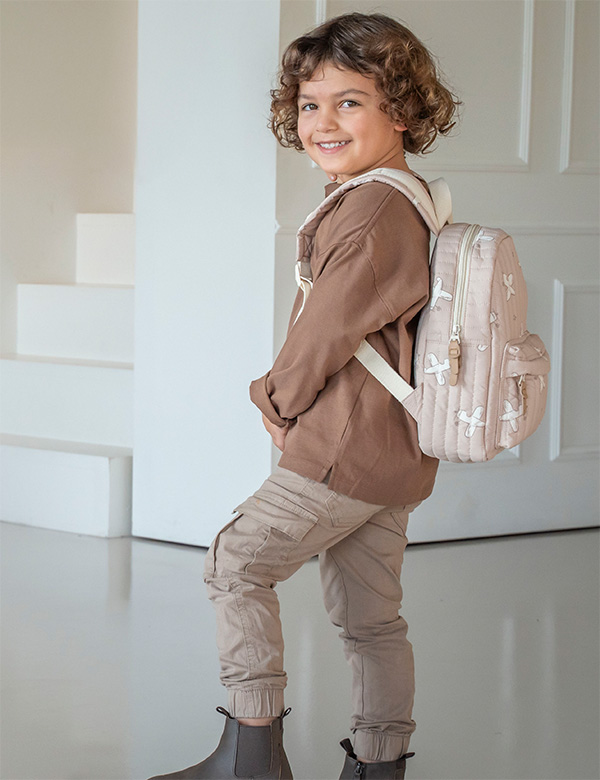 Kindermodel met bruin haar Tiamo