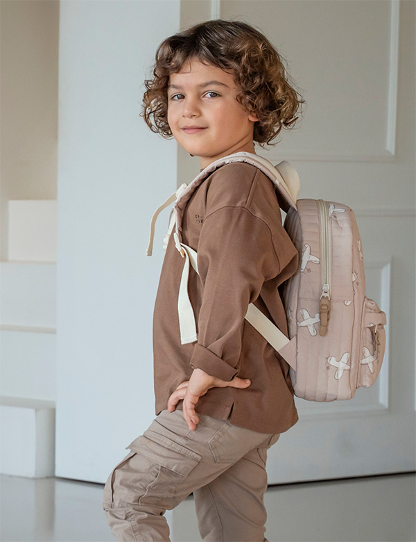 Kindermodel met bruin haar Tiamo