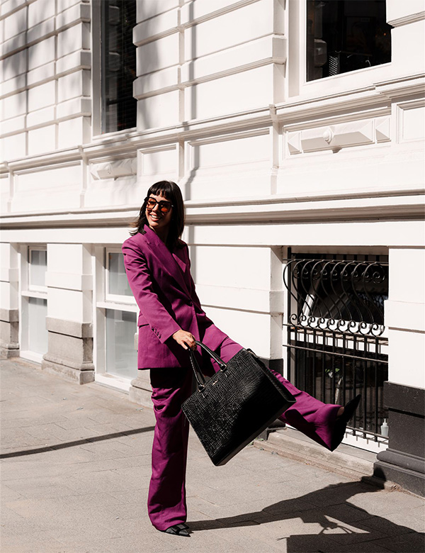 Vrouwelijk model met donker haar Eva S.