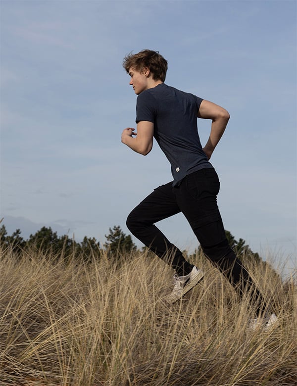 Mannelijk model met blond haar Gijs Z.