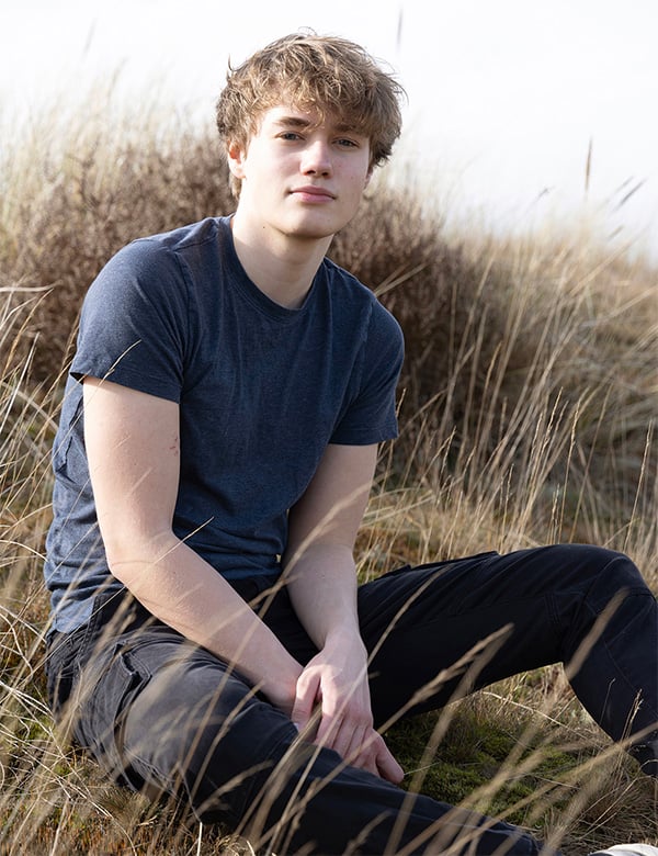 Mannelijk model met blond haar Gijs Z.