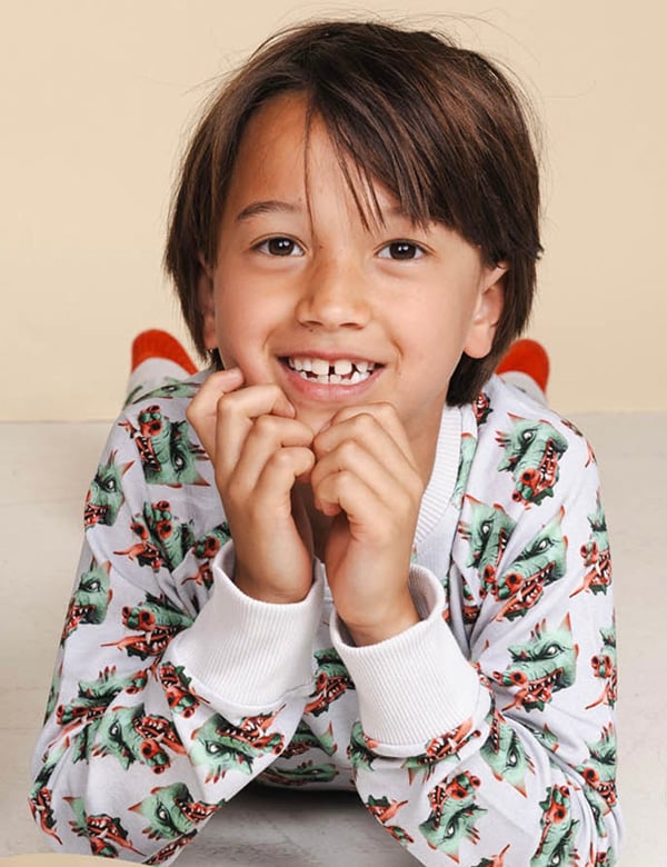 Kindermodel met bruine ogen en bruin haar Vesper.