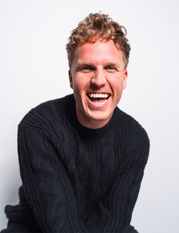 Mannelijk model met blond haar Costian