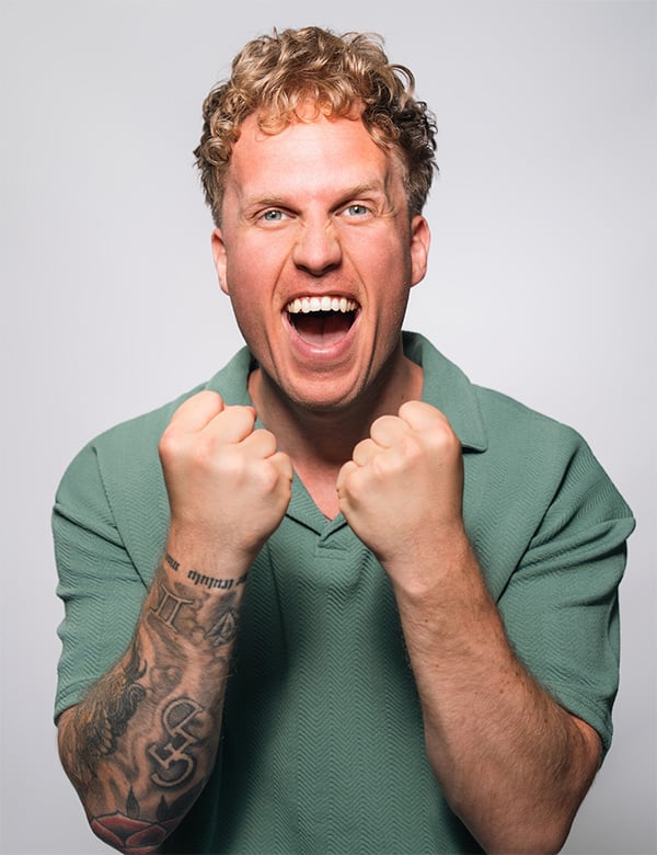 Mannelijk model met blond haar Costian