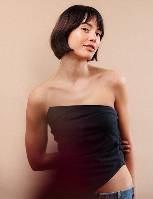 vrouwelijk model met kort donkerbruin haar Eva S.