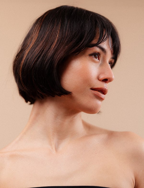 vrouwelijk model met kort donkerbruin haar Eva S.