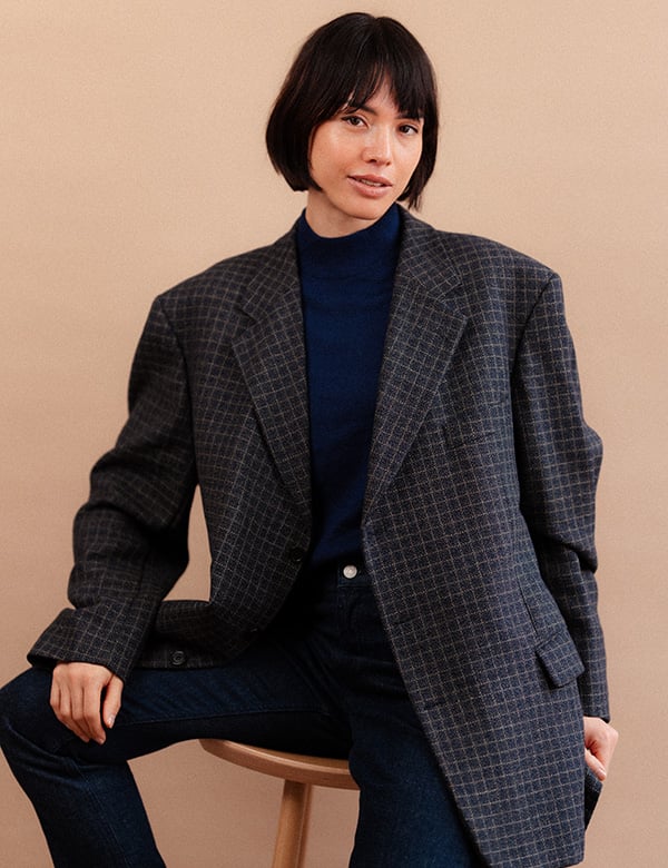 vrouwelijk model met kort donkerbruin haar Eva S.