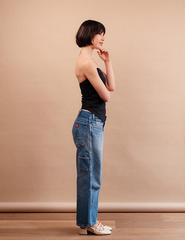 vrouwelijk model met kort donkerbruin haar Eva S.