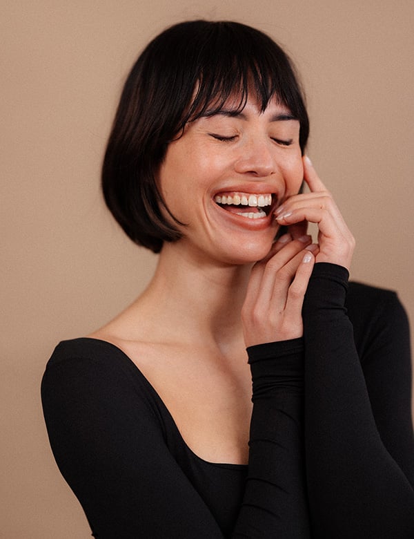 vrouwelijk model met kort donkerbruin haar Eva S.