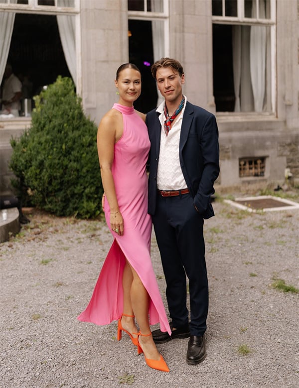 Vrouwelijk model met donker haar Iris M.