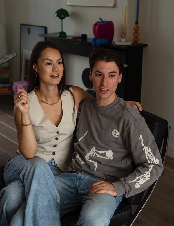 Vrouwelijk model met donker haar Iris M.