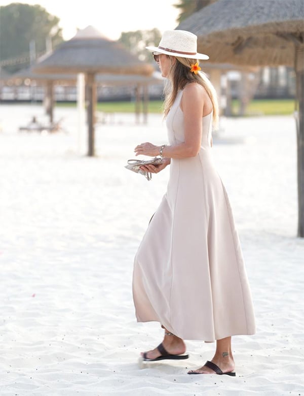 Vrouwelijk model met blondgrijs haar Katja Kb.