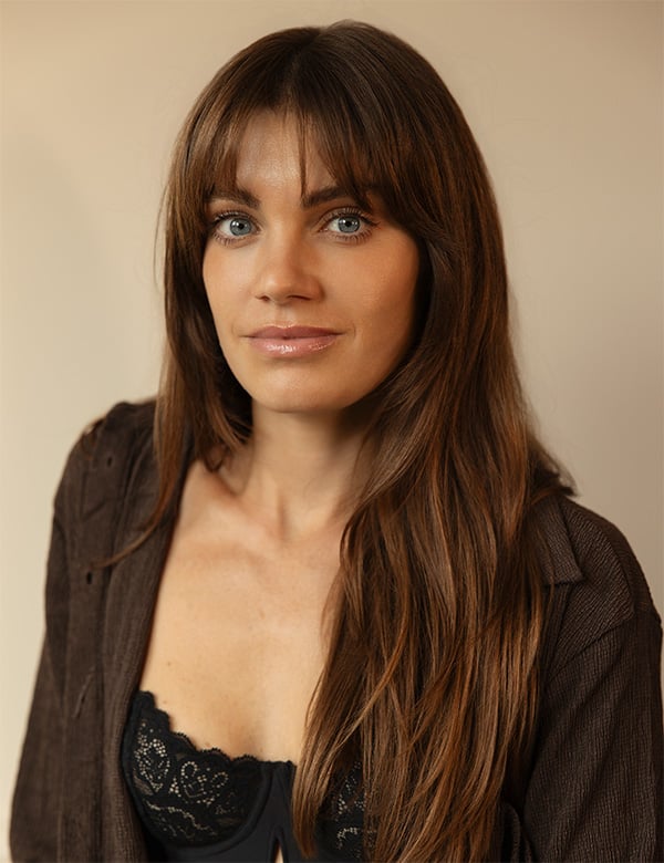 Vrouwelijk model met bruin haar Kiki M.