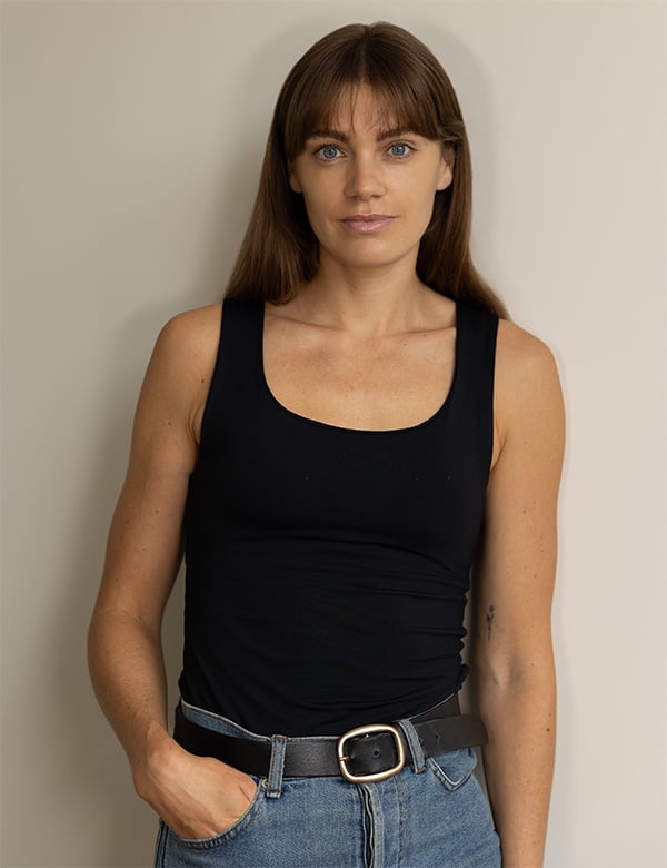 Vrouwelijk model met bruin haar Kiki M.