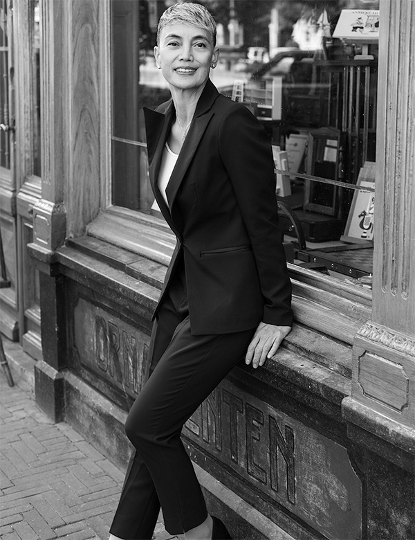 Vrouwelijk model met kort haar Kitty A.