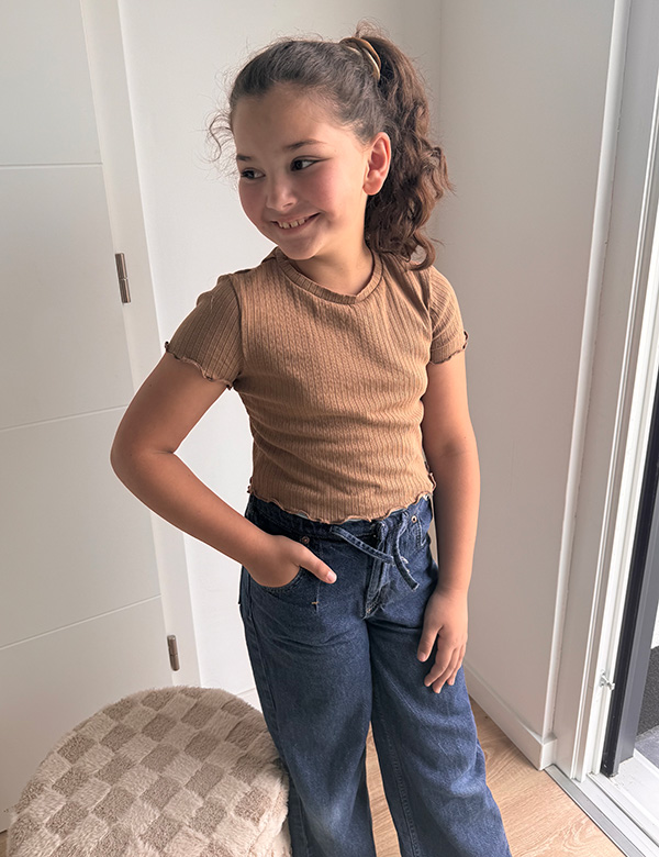 meisjes kindermodel met donkere krullen Lorena