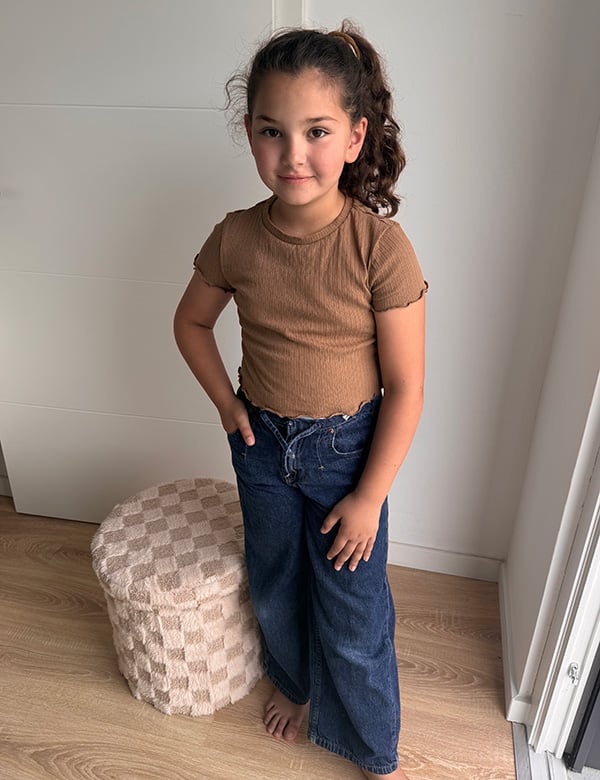 meisjes kindermodel met donkere krullen Lorena