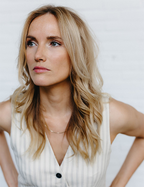 Vrouwelijk model met blond aar Marije M.